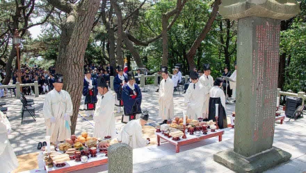 윤흥신장군 향사